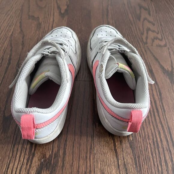 Bundle Under Armour and Nike Kids Shoes - Pink and White Size 1 - Picture 9 of 10